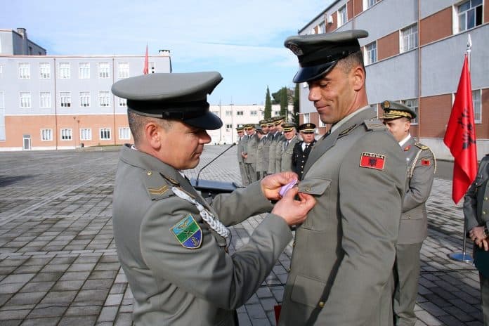 Ministria e Mbrojtjes përzgjedh tre nënoficerët më të mirë të vitit