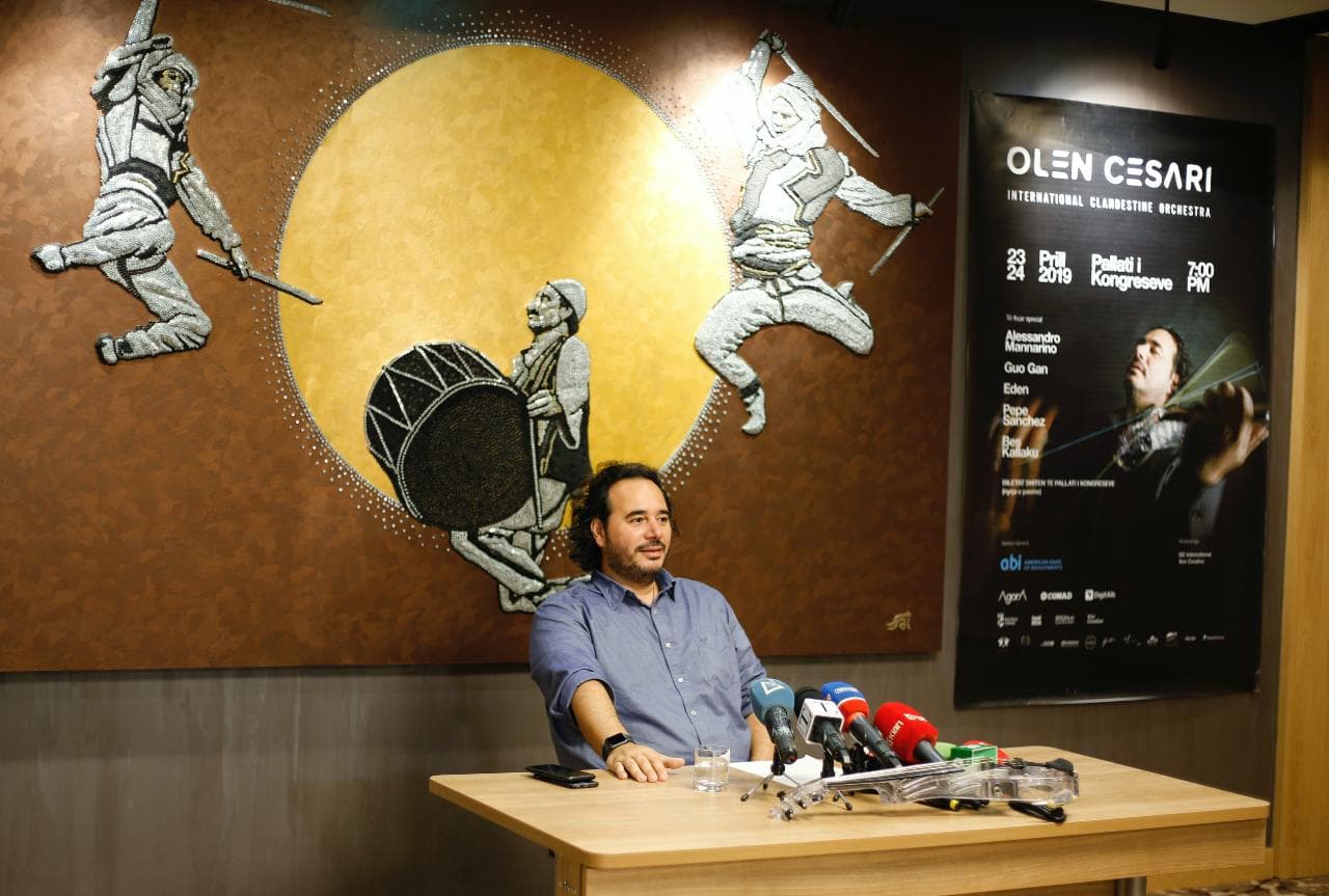 Olen Çezari: Nuk kam lidhje me politikën, përfaqësoj shqiptarët në botë (VIDEO)