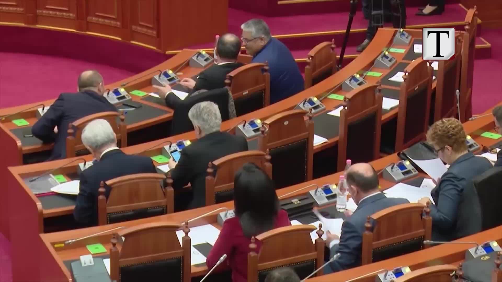 Balla paralajmëron “rrëzimin” e Tushës dhe dekretit të Metës për buxhetin (VIDEO)