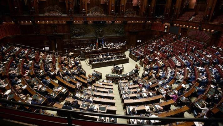 Qeveria italiane, ulje taksash për të frenuar ikjen e të rinjve dhe intelektualëve (VIDEO)