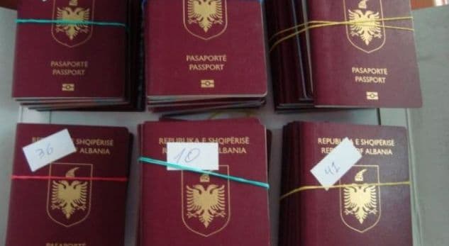 Skandali me pasaportat, reagon Ministria e Jashtme: Mjeti diplomatik u vandalizua 