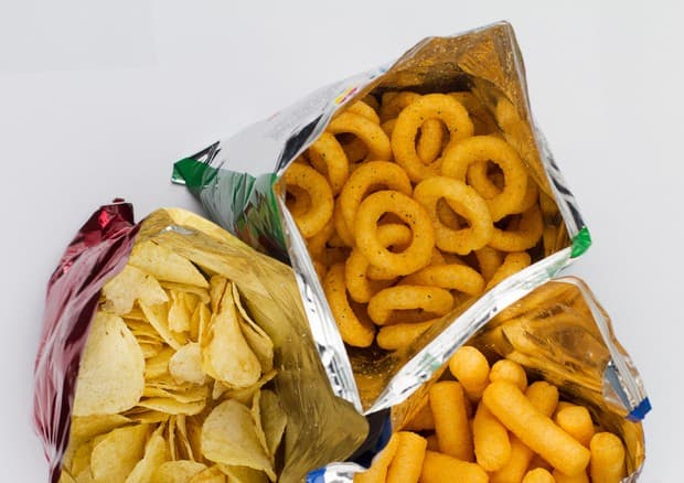 OBSH u shpall “luftë” yndyrnave trans, paketë udhëzimesh për qeveritë botërore