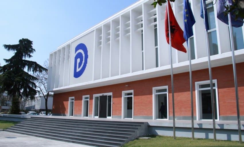 Aleatët e PD-së: Presidenti të shtyjë 6 muaj zgjedhjet (VIDEO)