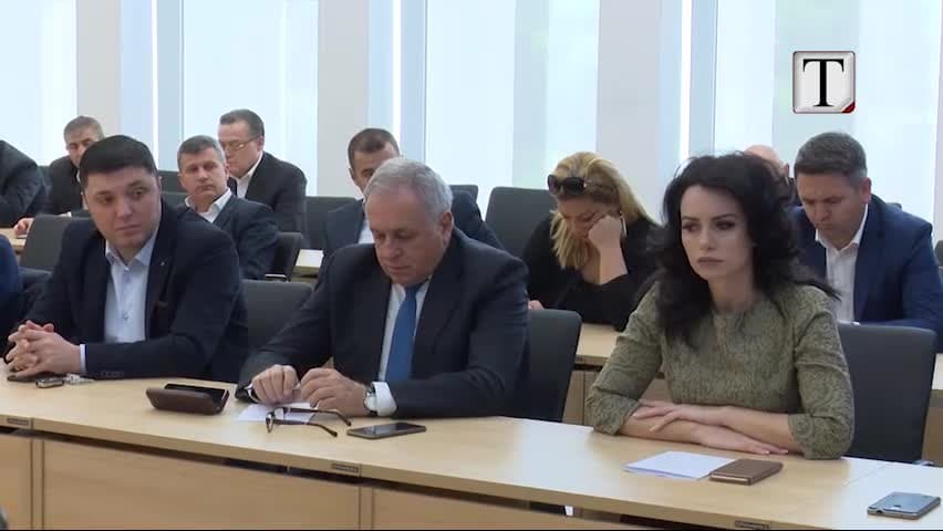 Basha mbledh krerët e degëve, u jep dy porosi (VIDEO)