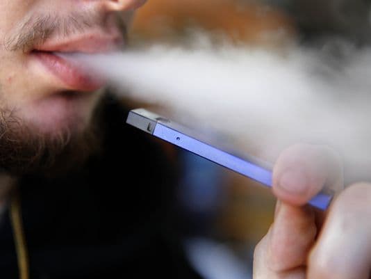 Pse kjo cigare elektrike është bërë një makth për administratorët e shkollave në SHBA