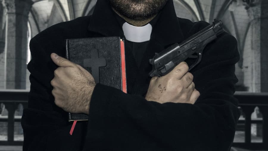 Priftërinj me pistoleta në brez/ Kleri në Filipine kërkon leje për të mbajtur armë