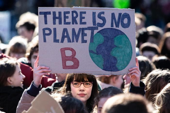 Në borxh me planetin ku jetojmë/ Nga sot, njerëzimi konsumon burime natyrore mbi kapacitetin e Tokës (VIDEO)