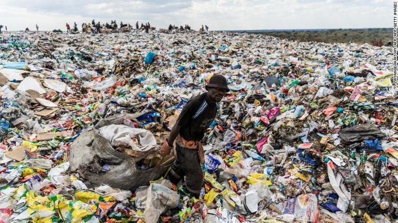 180 vende, përjashtim ShBA-ja bien dakord për të ndaluar tregtinë e mbetjeve plastike botërore