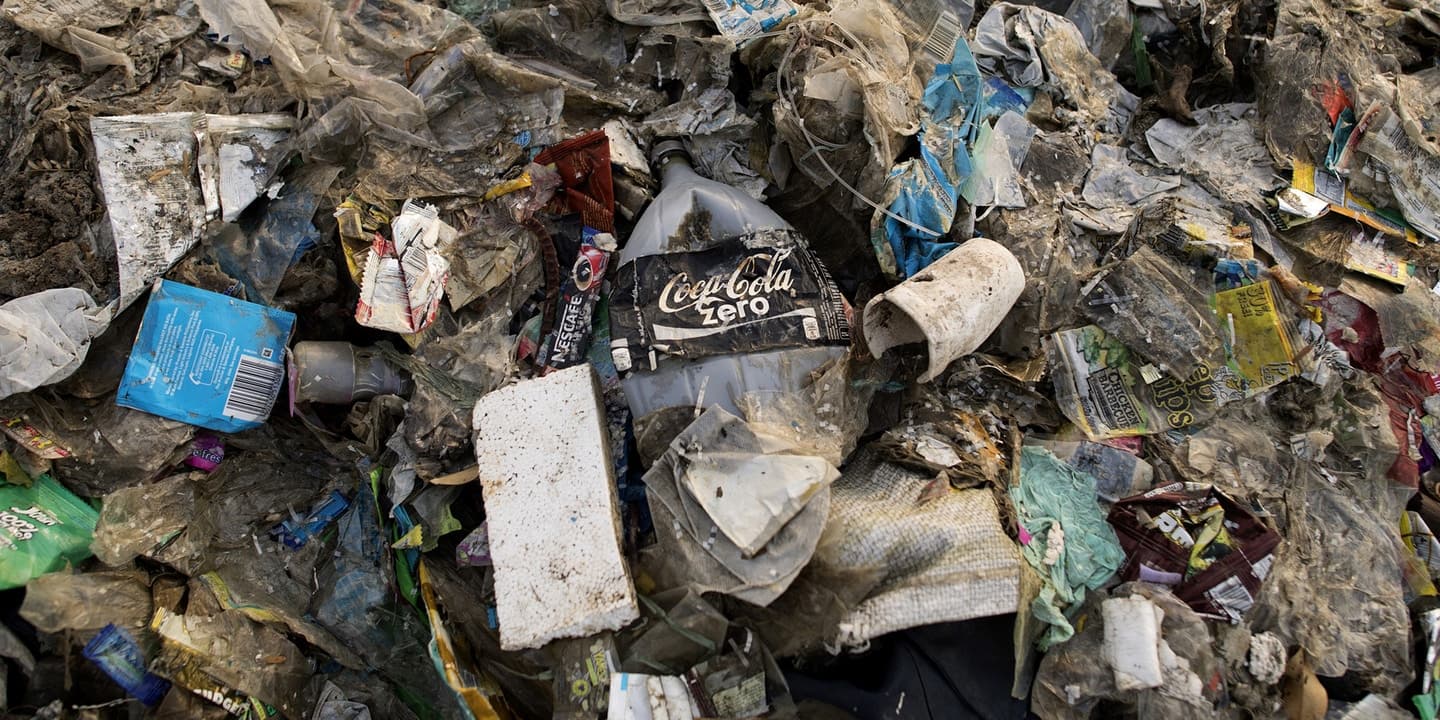 Coca-Cola, ndotësi më i madh me plastikë në botë (VIDEO)