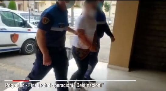  Po transportonte 11 emigrantë të jashtëligjshëm/ Arrestohet 35-vjeçari në Pogradec