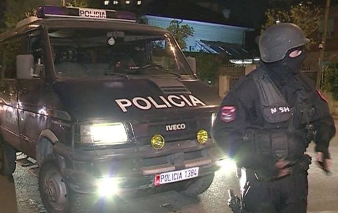 Shpërthim me eksploziv në Elbasan, policia rrethon zonën