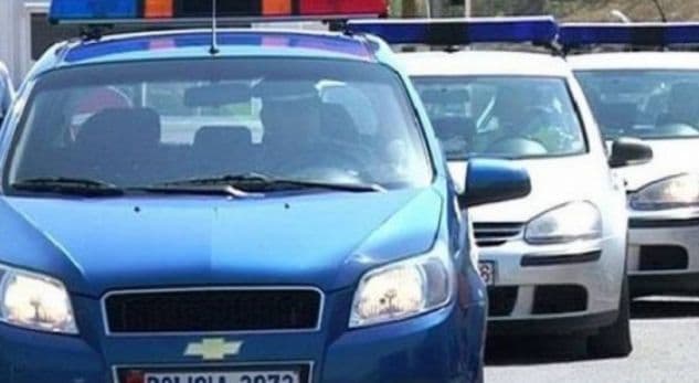 Berat, 5-vjeçari lëviz makinën e parkuar, përplas për vdekje gjyshen