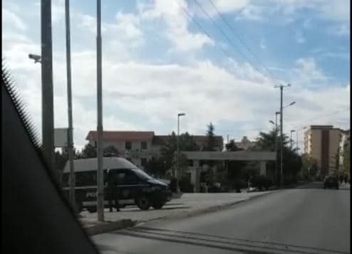 Aksion blic në Elbasan, polica arreston disa pjestarë të fisit Çapja (VIDEO)