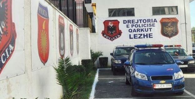 Vodhën furgonin në Shëngjin, arrestohen dy të rinjtë teksa largoheshin