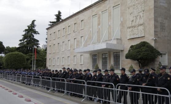 1700 efektivë policorë në gatishmëri për protestën e opozitës nesër në Tiranë