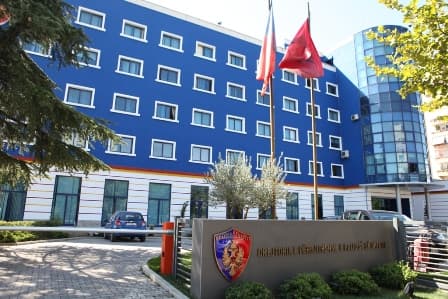 Solidaritet me urdhër, punonjësve të administratës u kërkohet kontribut financiar për të prekurit nga tërmeti (VIDEO)