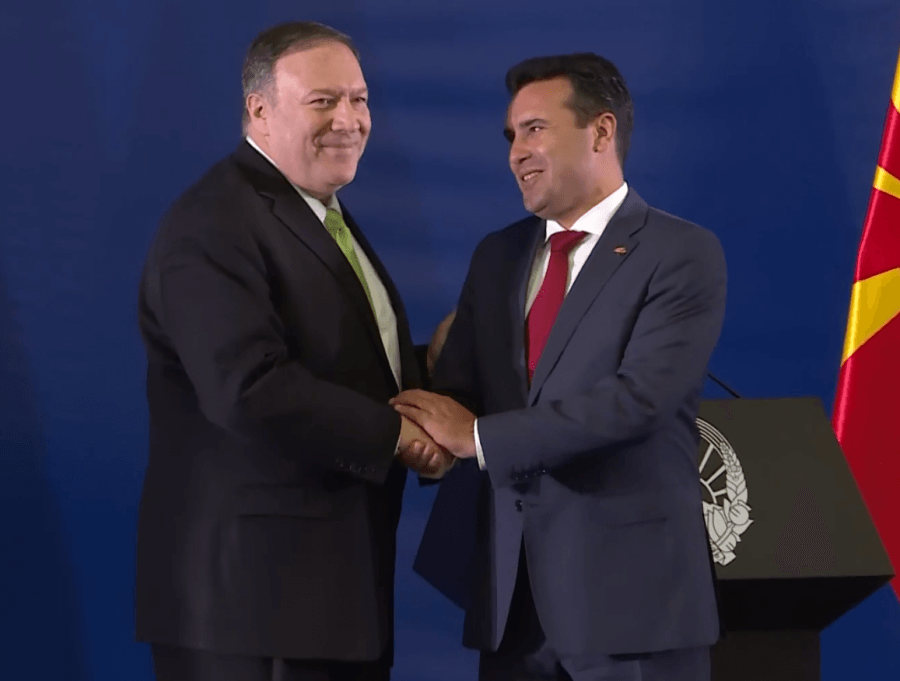 Pompeo në Ohër: Vendi të drejtohet nga ju, jo nga rusët (VIDEO)
