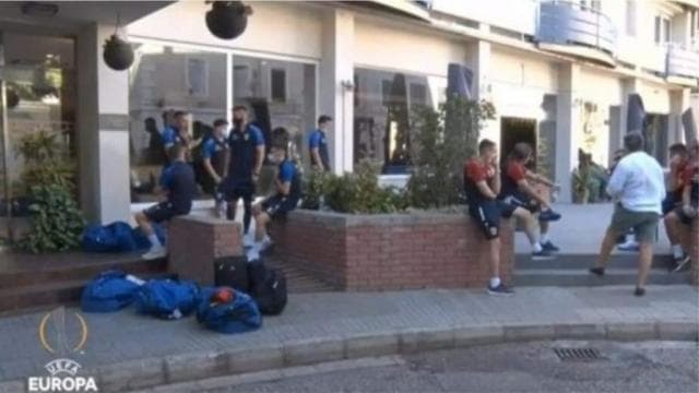 8 futbollistë me Covid-19, pasi i anuluan ndeshjen futbollistët e Prishtinës i nxjerrin në rrugë