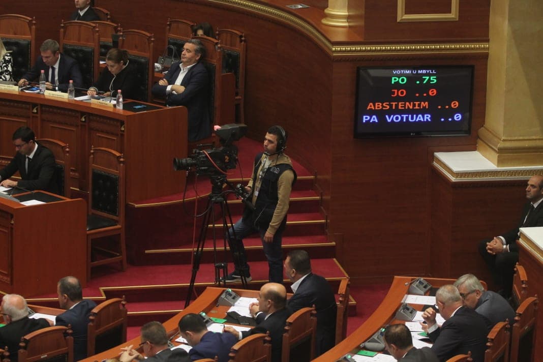 Nga 1 janari s’ka më kazino e baste, Kuvendi miraton ligjin për lojërat e fatit (VIDEO)