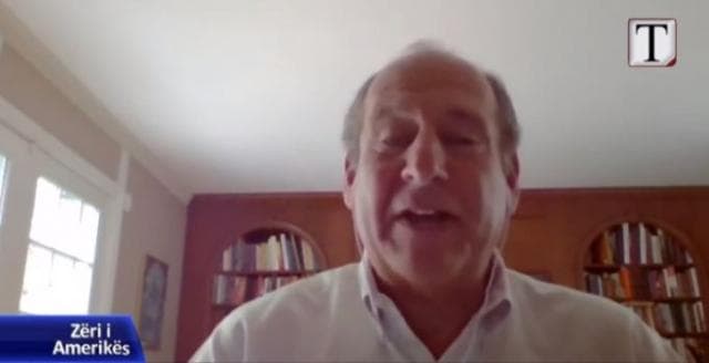  Teatri/ Analisti amerikan: Qeveria nuk respektoi shtetin ligjor (VIDEO)