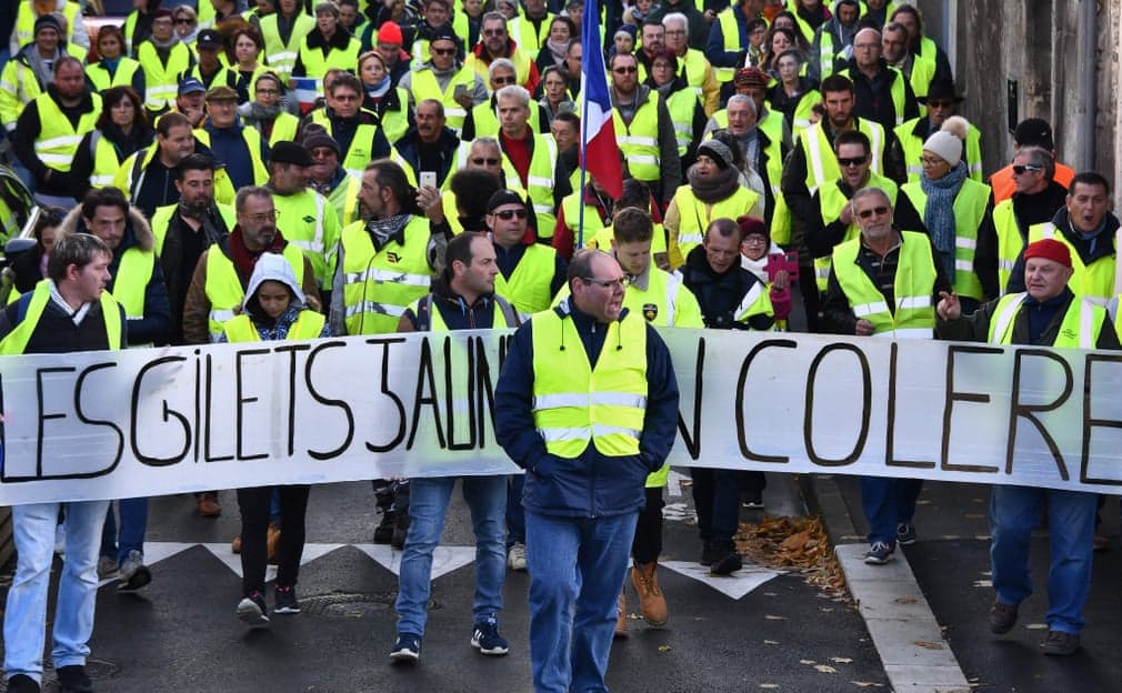 “Jelekët e verdhë” të Francës frymëzojnë italianët, plane për protesta kundër koncesioneve të autostradave (VIDEO)