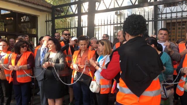 Banorët e Unazës së Re, protestë e heshtur para Apelit (VIDEO)