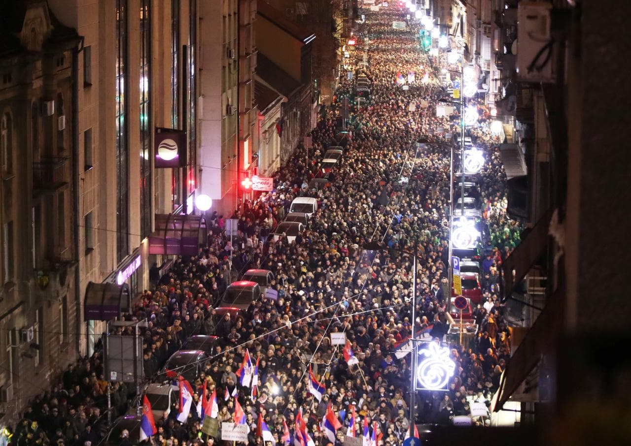 Serbi, vazhdojnë protestat kundër presidentit Vuçiç (VIDEO)