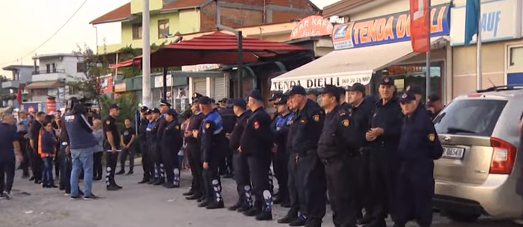 Vijon protesta e banorëve/ Forca të shumta policie blindojnë zonën e Astirit