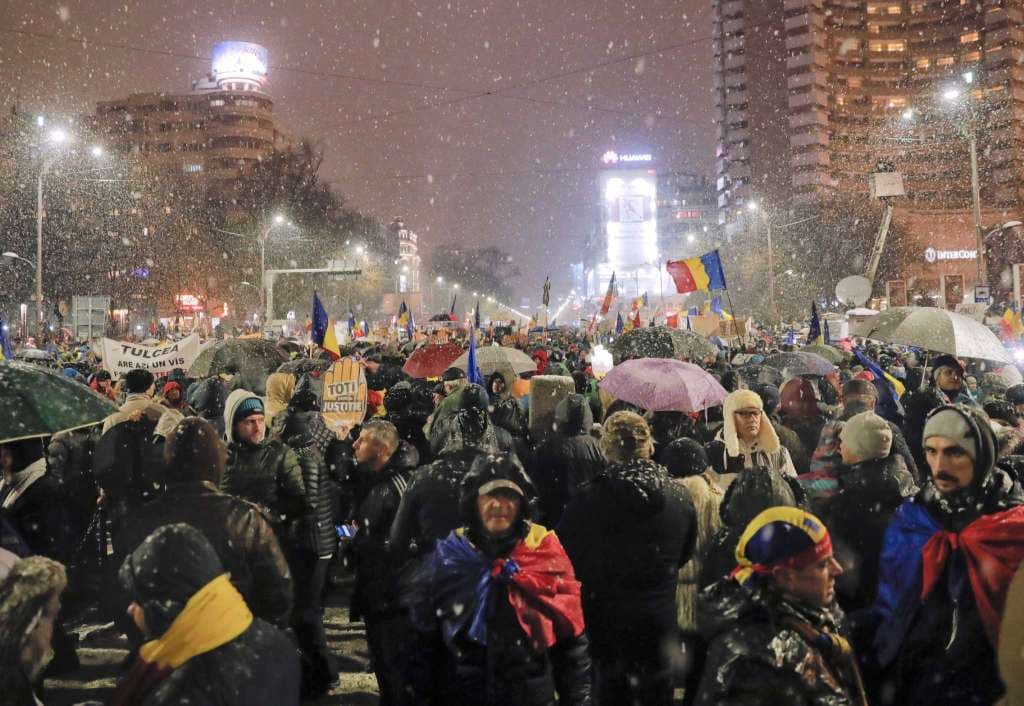 Rumani, protesta masive kundër korrupsionit (VIDEO)