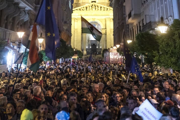Hungaria largon nga vendi universitetin e themeluar nga Xhorxh Soros