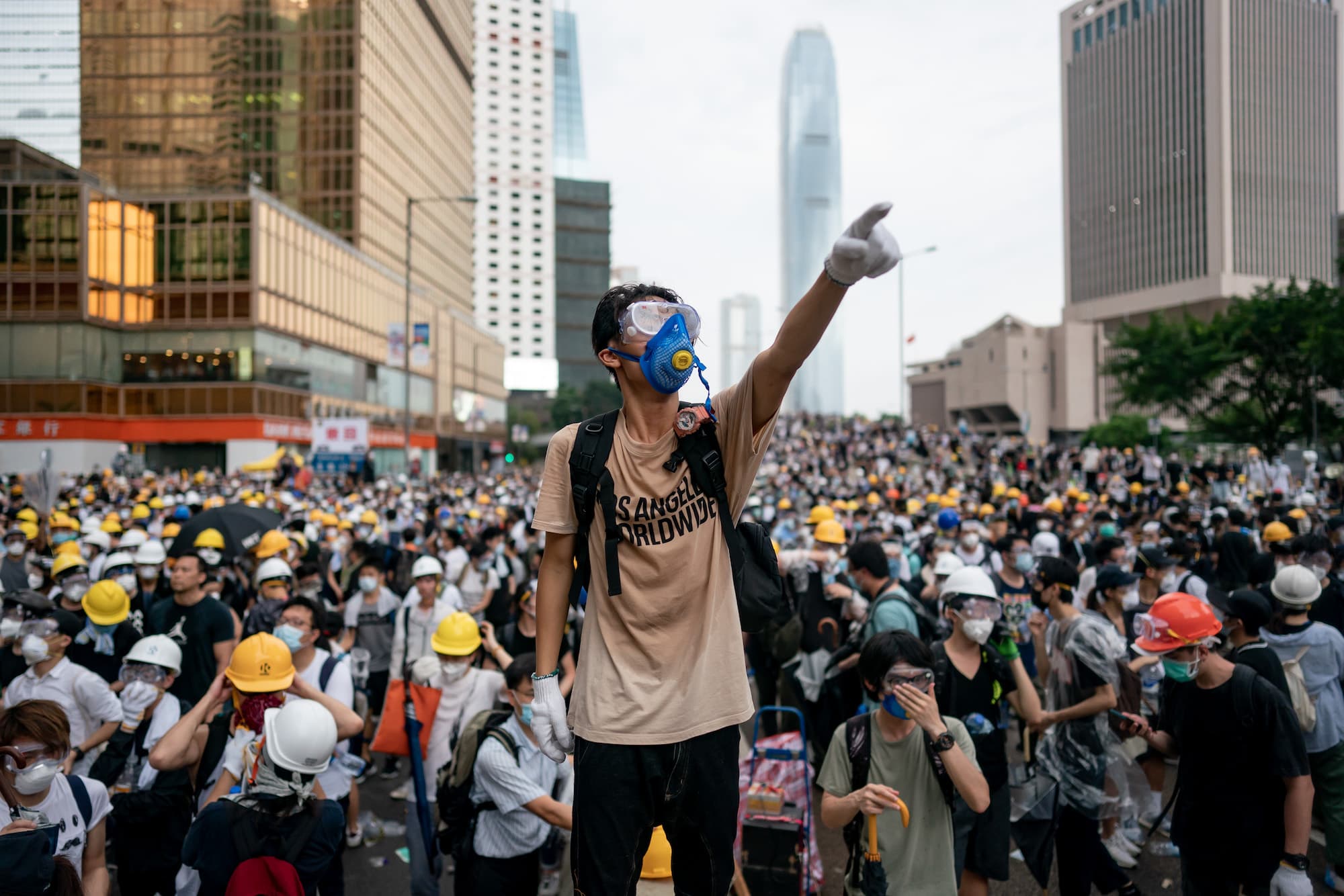 Hong-Kong, do ndalohet maska nëpër tubime (VIDEO)