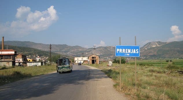 Bie në gropën me ujë/ Vdes 13-vjeçari në Prrenjas