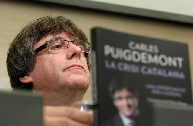 Parlamenti katalanas refuzon të pezullojë politikanët pro pavarësisë