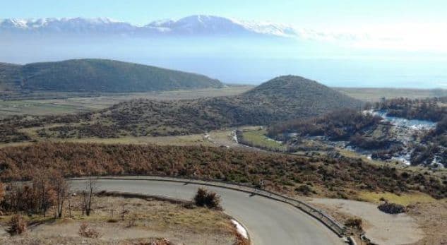 Autobusi me nxënës del nga rruga në Qafë-Thanë, 7 të plagosur