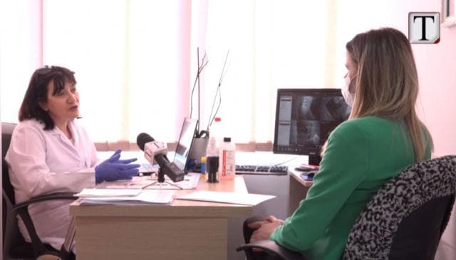 Me Covid-19 në shtëpi/ Si asistohen pacientët nga mjekët e familjes (VIDEO)