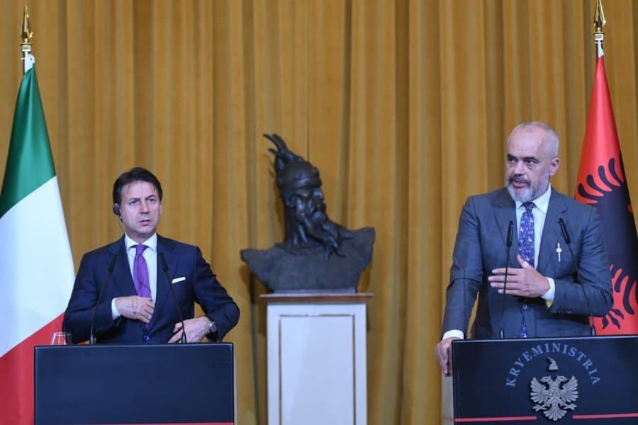   Conte: Italia mbështet hapjen e negociatave për Shqipërinë, Rama: Më 19 tetor dielli do të lindë sërish (VIDEO)