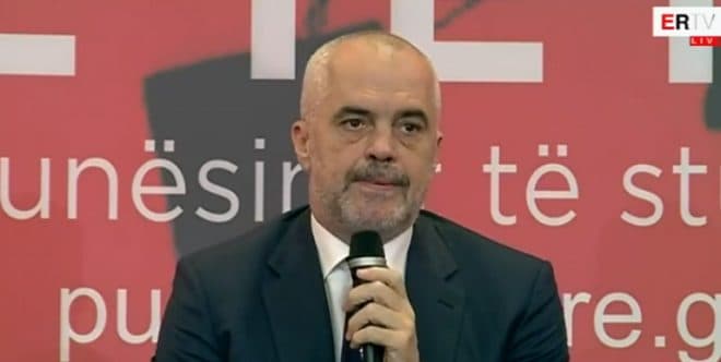 Ekselentët e punësuar në administratë, mbi 80% vajza (VIDEO)