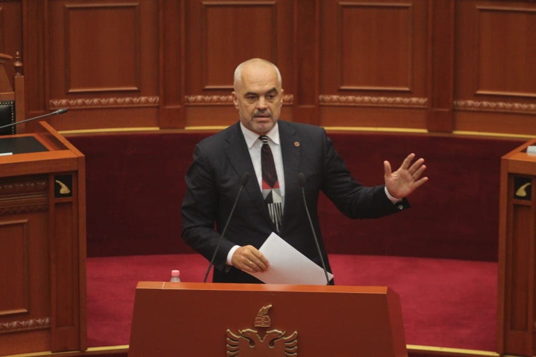 Debati për Teatrin, Rama nxjerr shkresat: Basha do t’i jepte deputetit të vet Teatrin e Metropolit për pallat