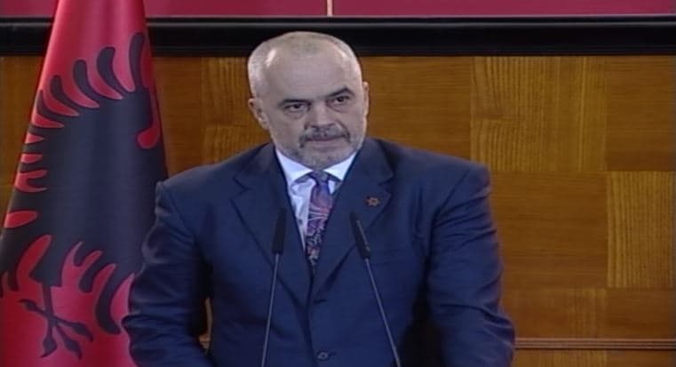 Paralajmërimi i Ramës: 2018, viti më i zi për krimin e organizuar, një falenderim për policët që u përballën me grabitësit në Fier