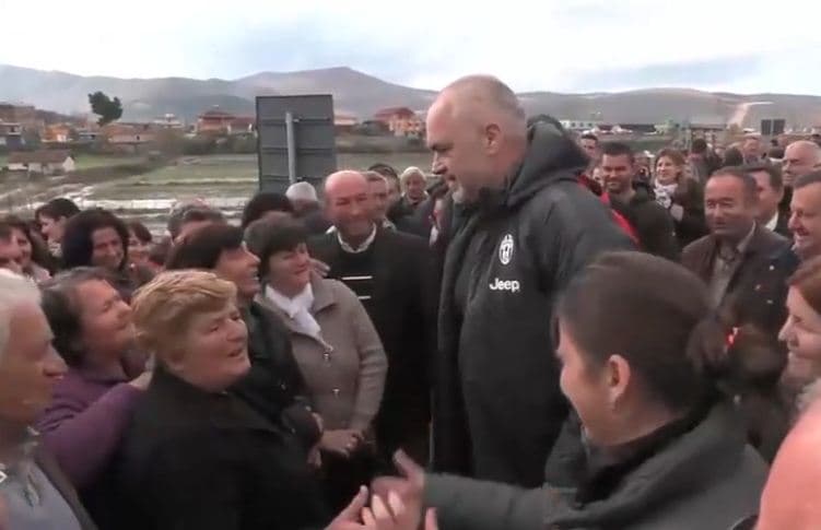 Kryeministri dhe ministri i Brendshëm në terren në zonat e prekura nga përmbytja(VIDEO)