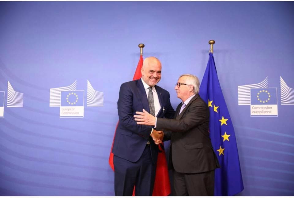Juncker: Zgjedhjet të mbahen, përndryshe dëmtohet perspektiva europiane e vendit (VIDEO)