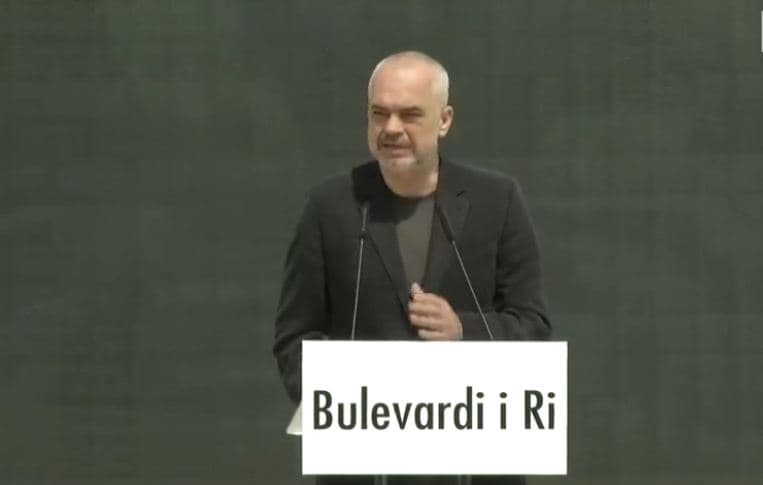Kullat në Tiranë, Rama: Debate idiote nga ata që nuk i duan (VIDEO)