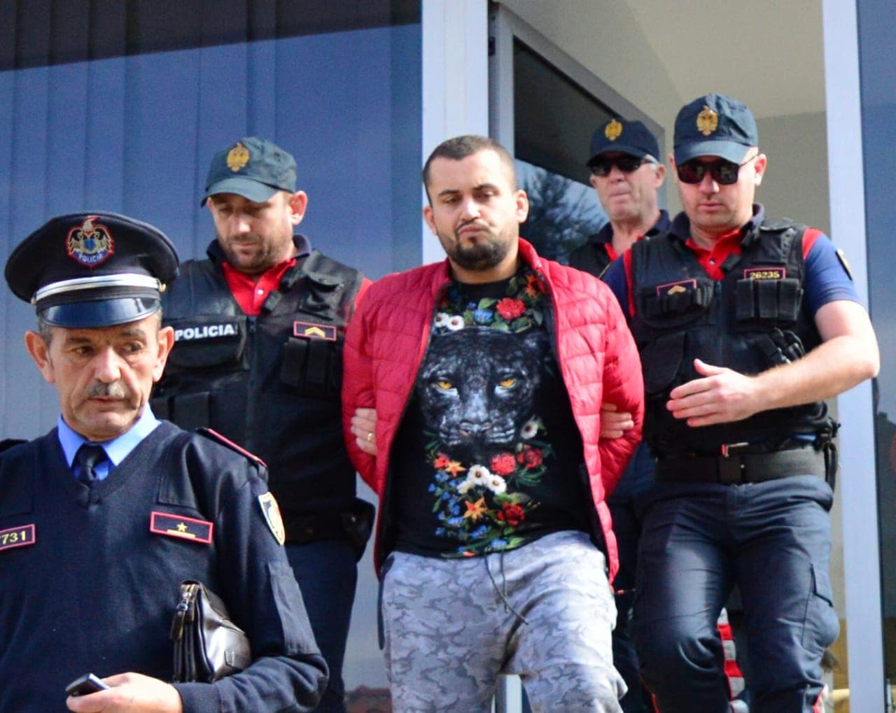 Përndjekja e Xhisielës, gjykata lë në burg Rexhep Rrajën