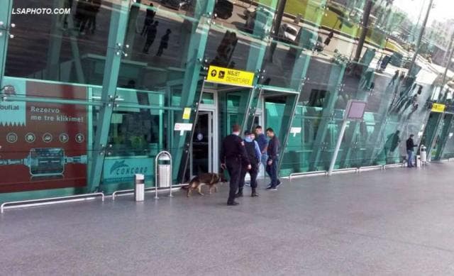 Vinin nga Britania e Madhe, gjobiten 9 qytetarë që thyen vetëkarantinimin