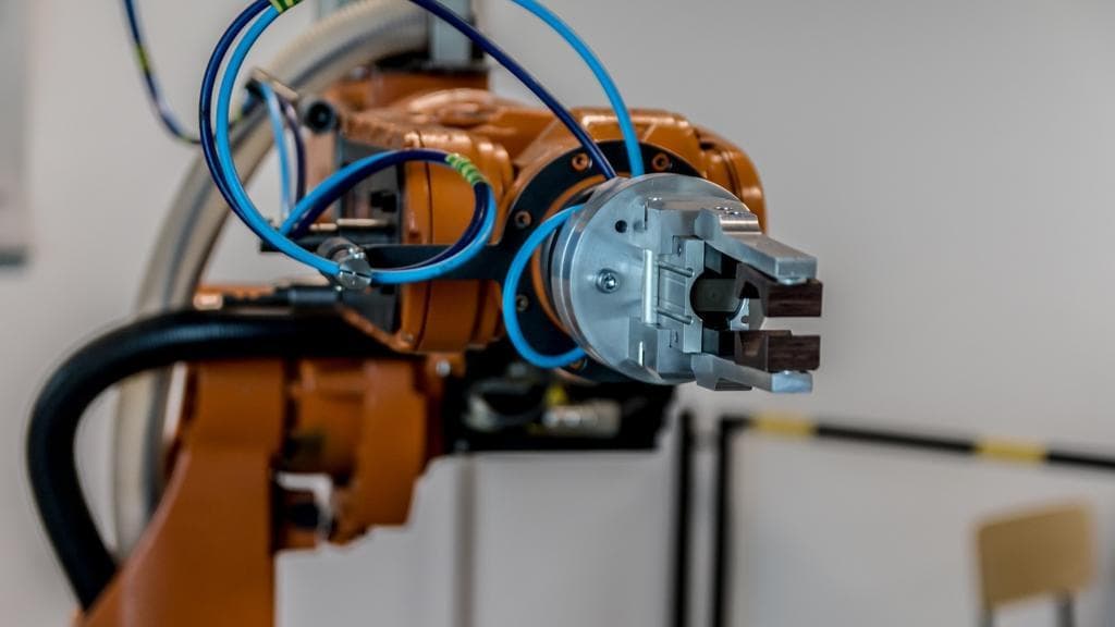 “Deri në 2015-n, gjysmën e punëve do t’i bëjnë robotët”