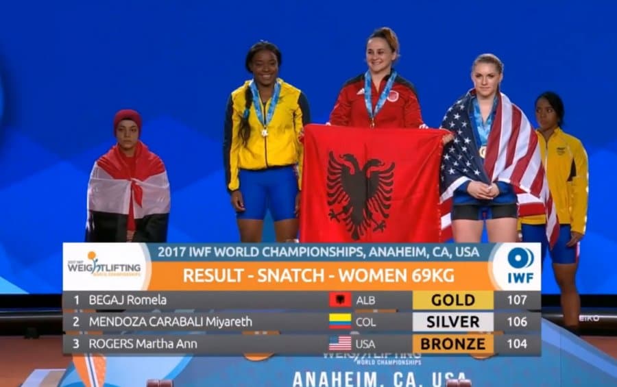 Romela Begaj fiton medaljen e artë në Botërorin e Peshëngritjes