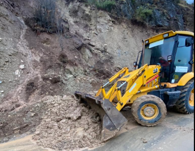 Në disa akse ka rënie gurësh, ARRSH: Po punojmë për pastrimin e tyre