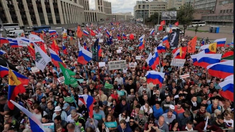 Rusia mban zgjedhjet vendore pa opozitën (VIDEO)