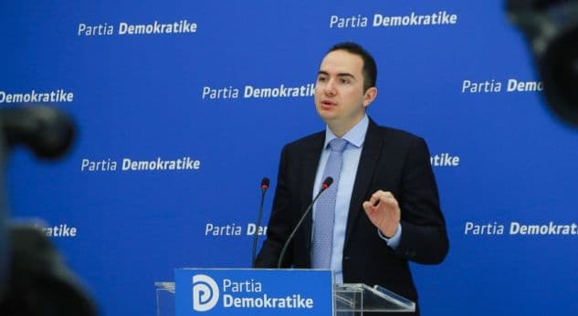 PD denoncon dhënien e tenderave në favor të zyrtarëve të PS
