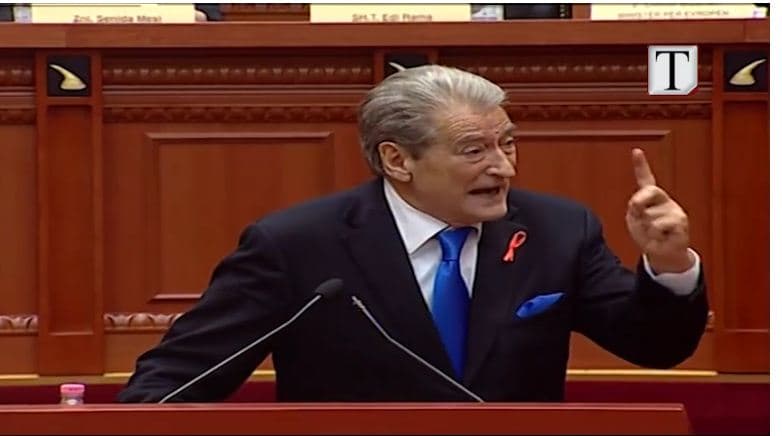 Përmbytjet, Berisha përplaset me mazhorancën (VIDEO)